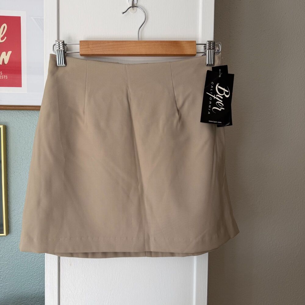 90s Deadstock Byer California Tan Mini Skirt - Jrs 7, WMs 0-2
